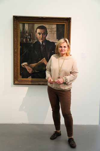 1.-kuratorin-elisabeth-nowak-thaller-vor-lovis-corinths-gemalde-von-wolfgang-gurlitt---foto-sokoloff.jpg