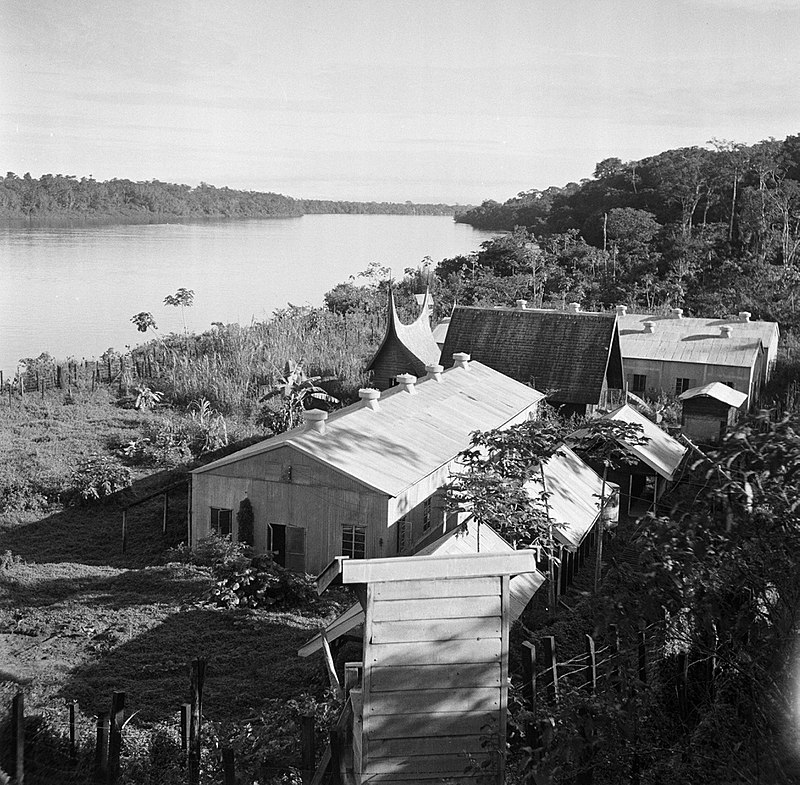 verlassenes-internierungslager-kamp-jodensavanne-1947.jpg