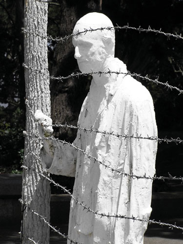 3_abbildung-4-george_segal-holocaust-memorial.jpg