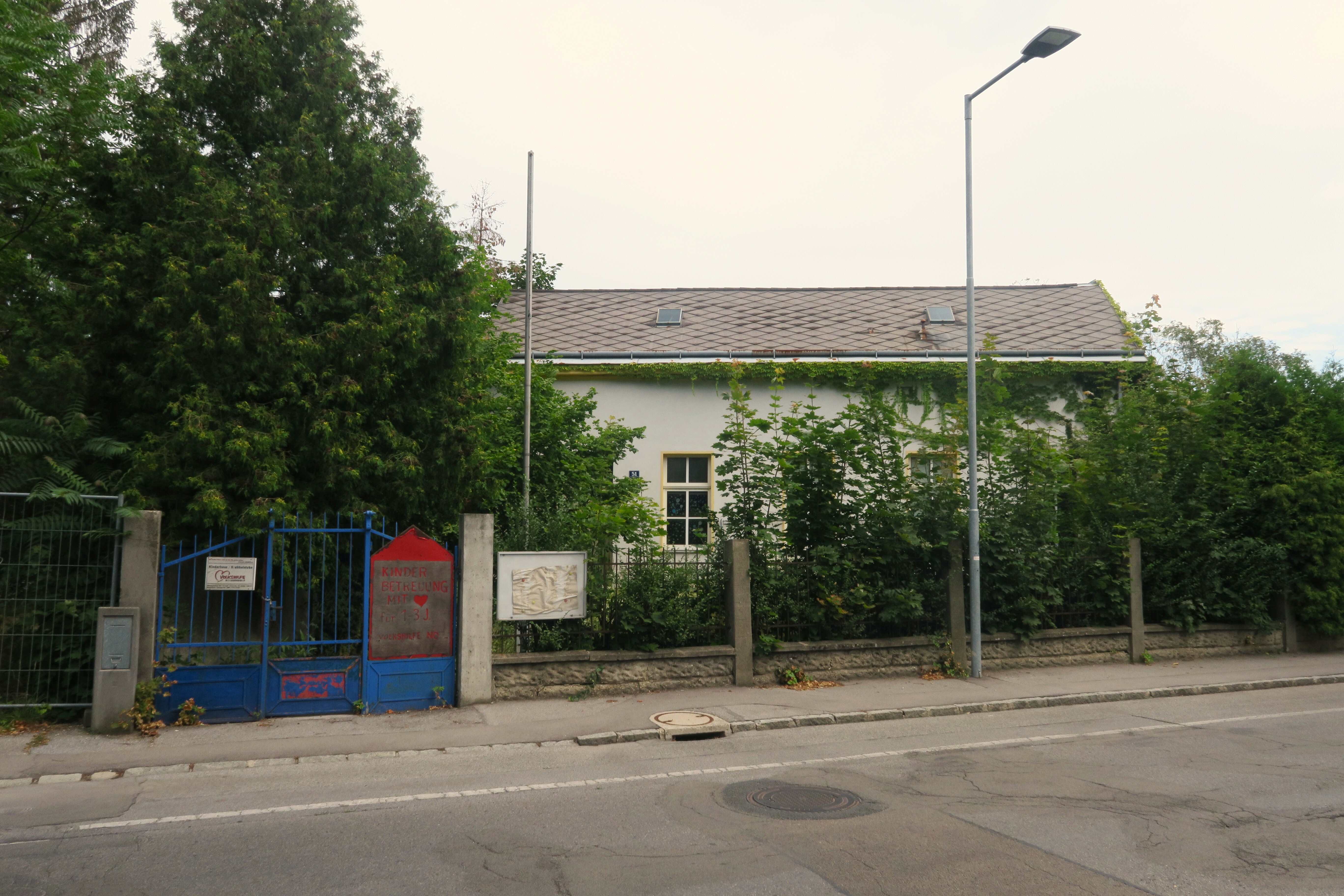 ganserndorf-rabbinerhaus-juli-2018-foto-initiative-denkmalschutz.jpg