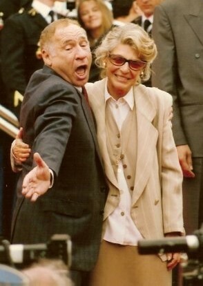 abbildung-3-mit-anne-bancroft-in-cannes-1991.jpg