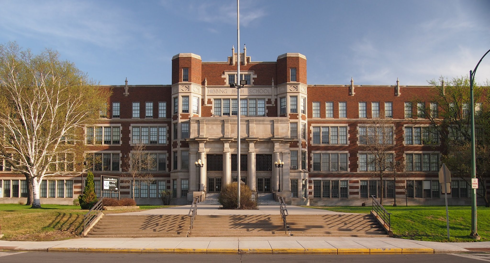 hibbing_high_school_2014.jpg